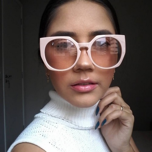 عینک آفتابی زنانه با فریم سفید و خاص
