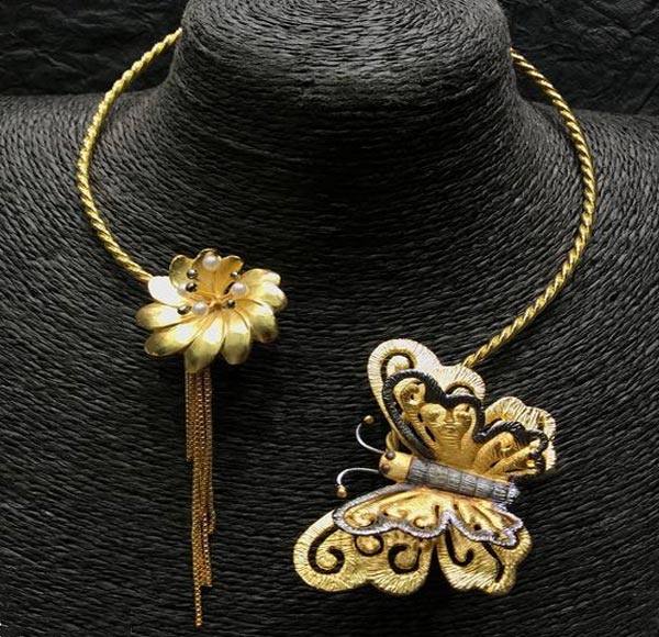 گردنبند طلا بزرگ طرح پروانه