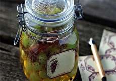 طرز تهیه ترشی انگور سفید به ۲ روش