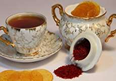 طرز تهیه پولکی زعفرانی در خانه به همراه نکات کلیدی