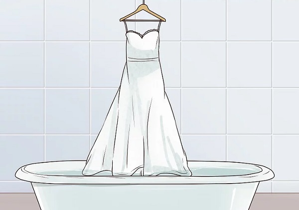 شستن لباس عروس در خانه