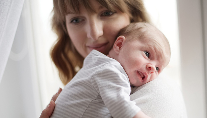 آرام کردن نوزاد بی قرار با ۳۶ روش کاربردی و موثر