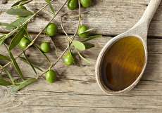 کالری روغن زیتون؛ هر قاشق غذاخوری روغن زیتون چقدر کالری دارد؟