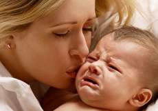 آرام کردن نوزاد بی قرار با ۳۶ روش کاربردی و موثر