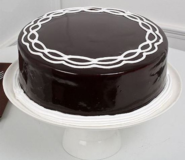 طرز تهیه کیک تولد شکلاتی به ۶ روش + ایده‌هایی برای تزئین کیک