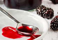 طرز تهیه شربت توت سیاه خانگی خوشمزه