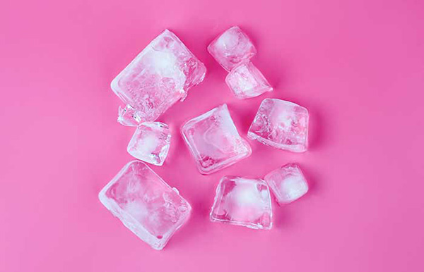درمان جوش های گرمایی با یخ