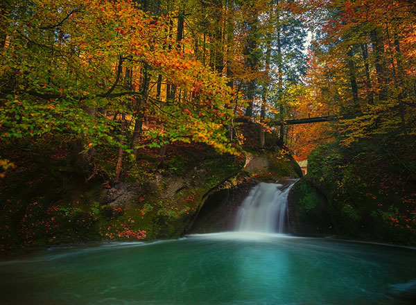 عکس آبشار طبیعت پاییزی