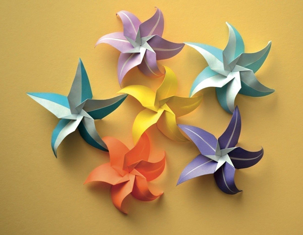 ساخت ستاره‌ های اوریگامی به شکل گل