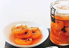 طرز تهیه ۴ نوع ترشی هلو خوشمزه