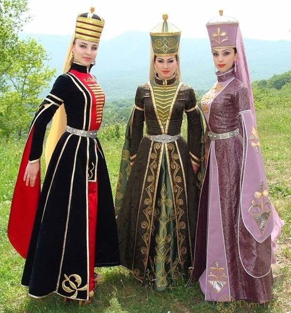 چند مدل لباس محلی آذری زنانه
