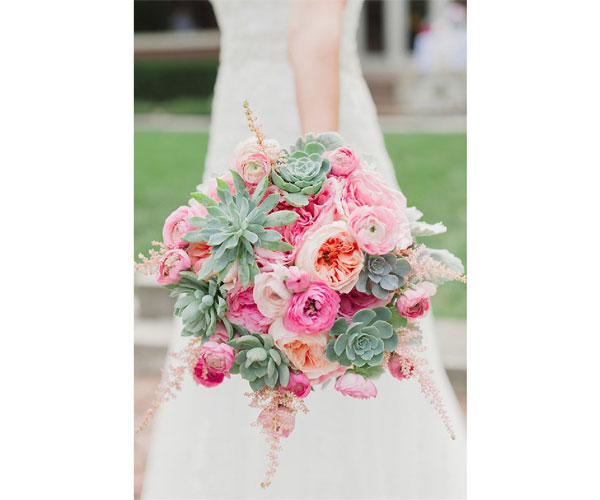 طراحی دسته گل عروس با ساکولنت