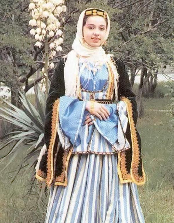 لباس سنتی آذربایجانی دخترانه