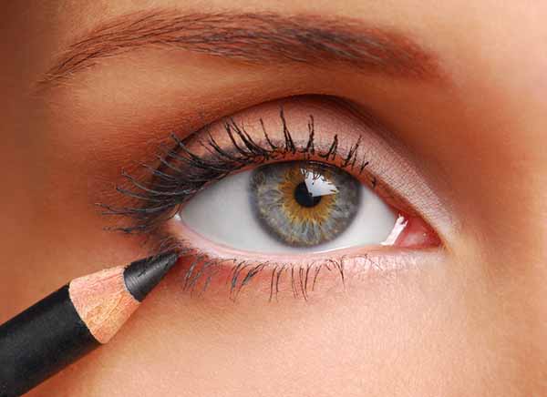 مداد نوک تیز در جلوگیری از ریختن خط چشم