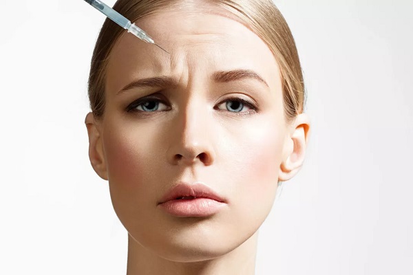 عوارض بوتاکس چیست و چگونه میتوان آنها را برطرف کرد؟ بوتاکس چیست