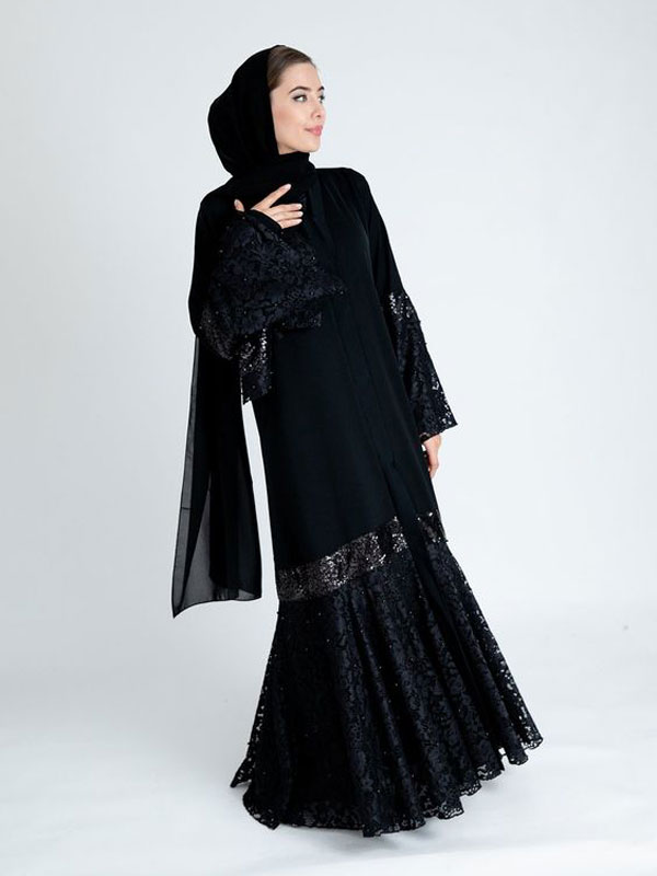 لباس مشکی عزاداری زنانه با حاشیه‌های گیپور