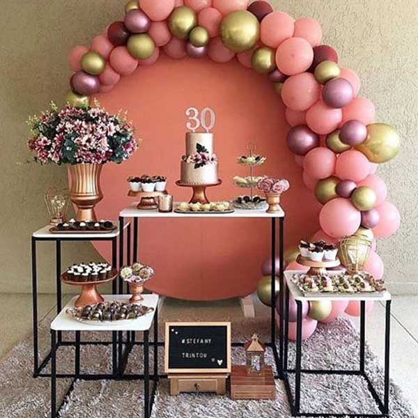 ایده‌های جذاب و زیبا برای تزئین میز تولد با گل