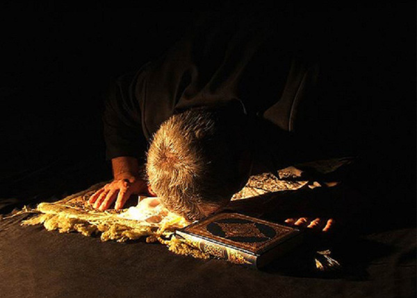 نماز تهجد چیست و چگونه خوانده می‌شود؟