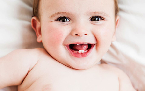علت بوی بد مدفوع نوزاد چیست؟