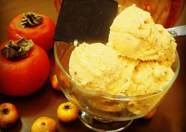 بستنی جذاب خرمالو بستنی خرمالو