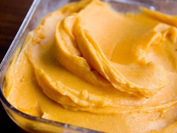 بستنی لذیذ خرمالو بستنی خرمالو