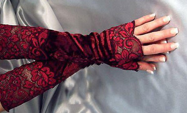 ساق دست مجلسی زنانه مخمل و دانتل قرمز