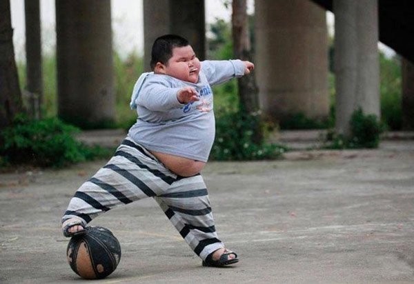 تصاویری جالب از چاق‌ترین کودک ۴ ساله دنیا