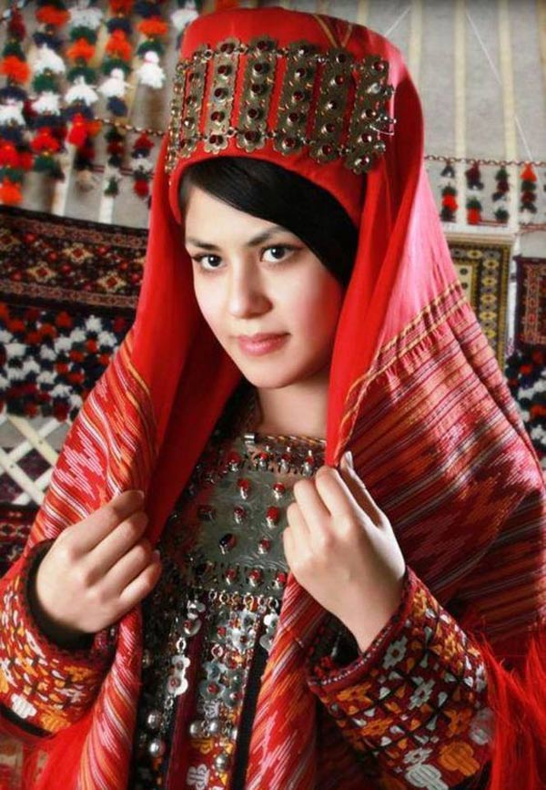 مدل لباس زنانه ترکمنی برای عروسی و مهمانی