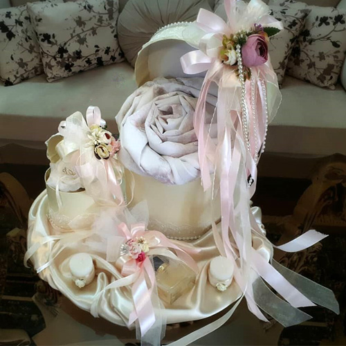 تزیین چادر عروس به شکل گل رز