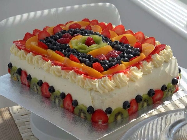 تزیین کیک با کیوی