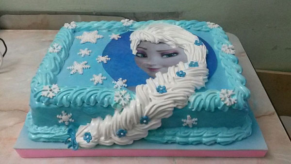 کیک برای تزیینات تم تولد السا و آنا