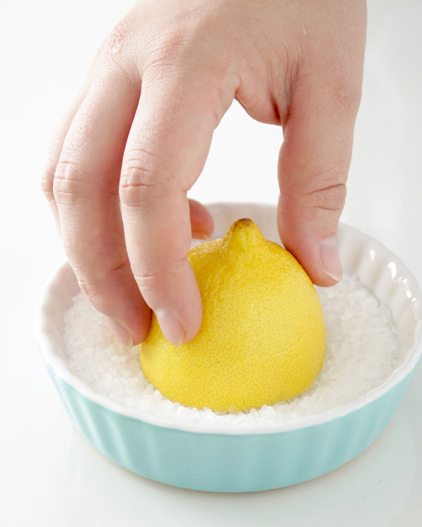 راهکارهایی برای پاک کردن لکه ماژیک از روی تخته برش آشپزخانه