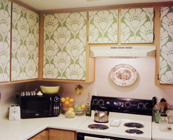 کاور با طرح گل برای تزیین درب کابینت آشپزخانه