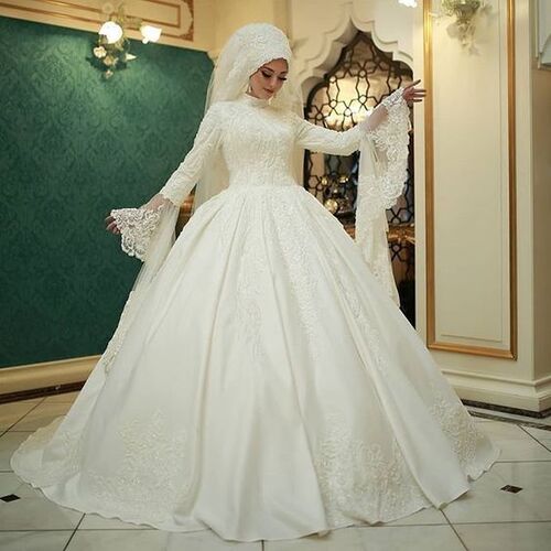 لباس عروس با آستین شیپوری
