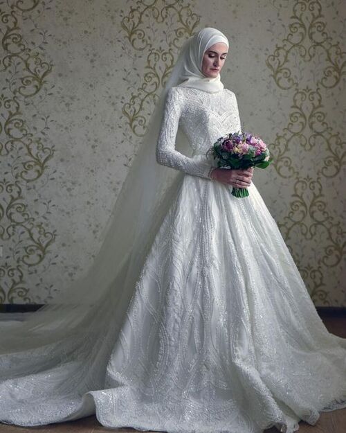 مدل جذاب لباس عروس کار شده