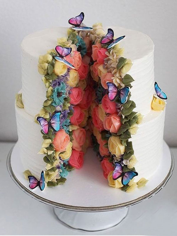 تزیین کیک با خمیر فوندانت و گل‌های مصنوعی