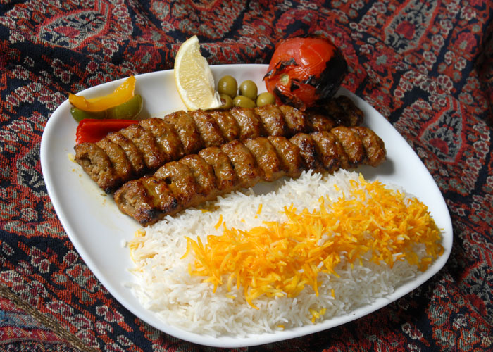 طرز تهیه کباب کوبیده گوشت به روش سنتی ایرانی