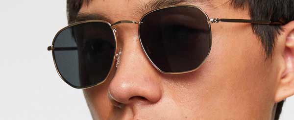 عینک آفتابی با شکل هندسی