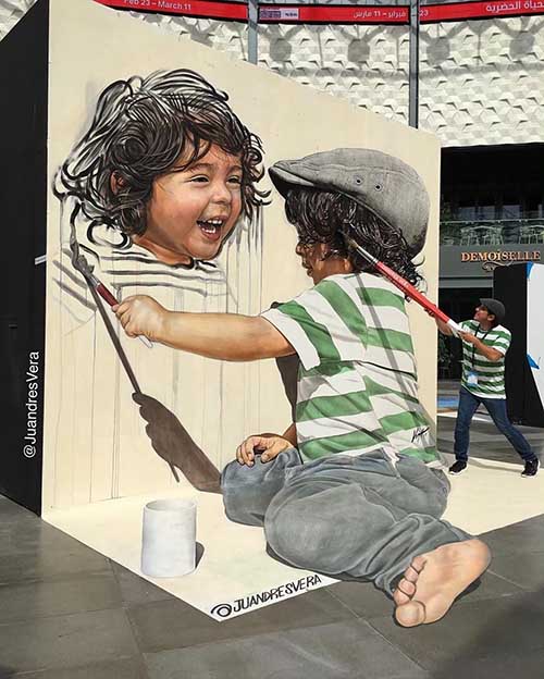 نقاشی سه بعدی بچه روی دیوار