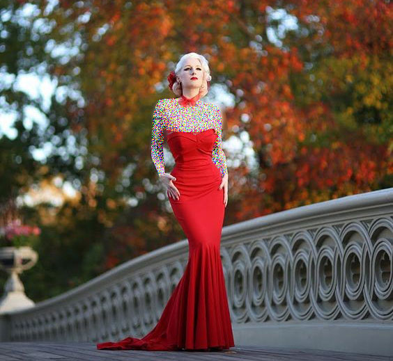 مدل لباس مجلسی قرمز بلند دکلته