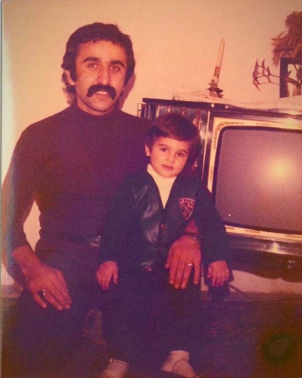 عکس کودکی نیما رئیسی و پدرش