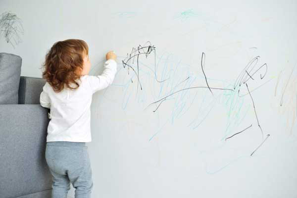 نقاشی کودکانه ساده