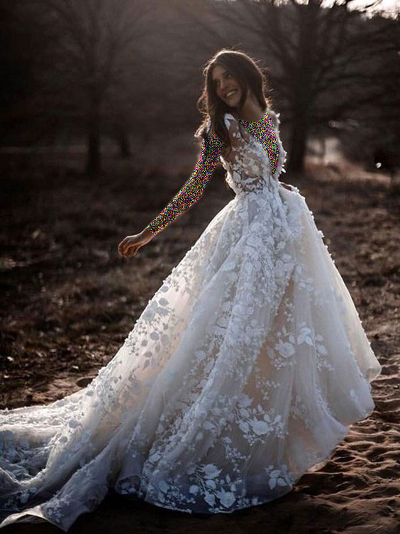 لباس عروس آستین حلقه‌ای با پارچه گیپور
