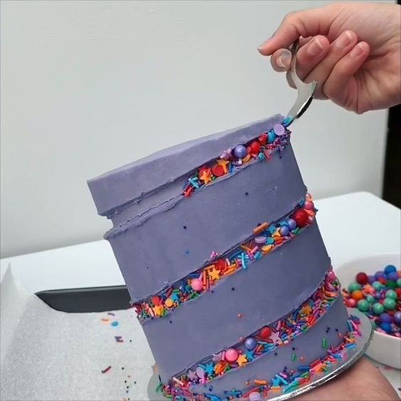 کیک تولد خلاقانه خامه ای مدرن