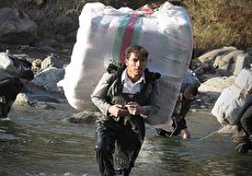 کولبر ؛ جستجوی نان میان برف و خون در قله قاف!