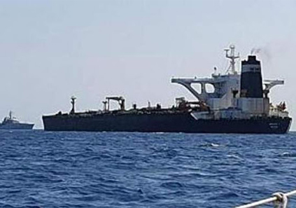 توقیف کشتی ایران در پاکستان و بی خبری مسئولین!