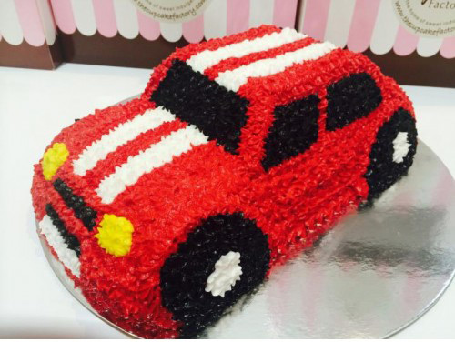 کیک تولد ماشین مسابقه ای قرمز