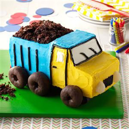 کیک تولد پسرانه کامیون با بار شکلات