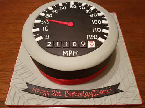 کیک تولد کیلومتر شمار ماشین مناسب تولد پسران