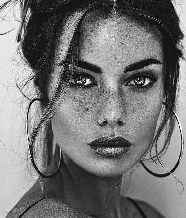 نقاشی سیاه قلم ساده و آسان